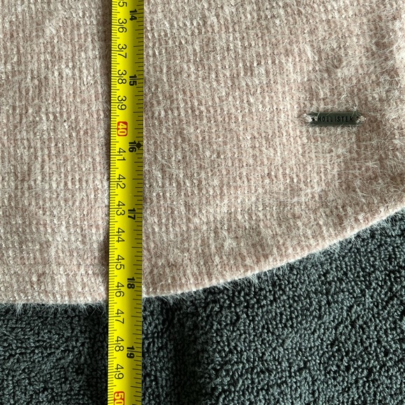 3/$40 | Hollister | Soft Pink Knit Sweater | Size S - Picture 9 of 9